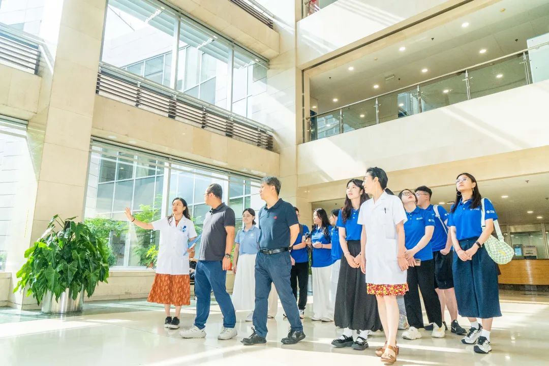 西安交大医学部赴天津大学泰达医院交流访问